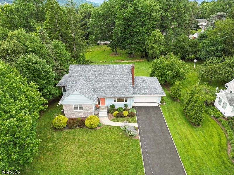 1st image of 70 Kingwood Dr