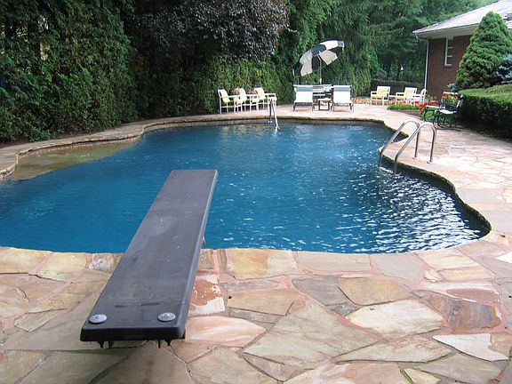pugliese ingd pool w/ Tennessee marble surround