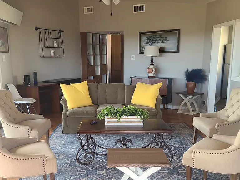 4600 Lakeshore Dr — Photo 10