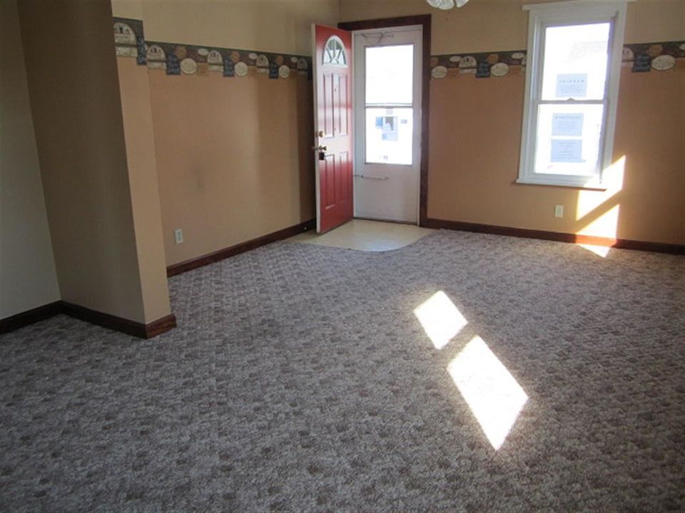 1st image of 815 S 14th St