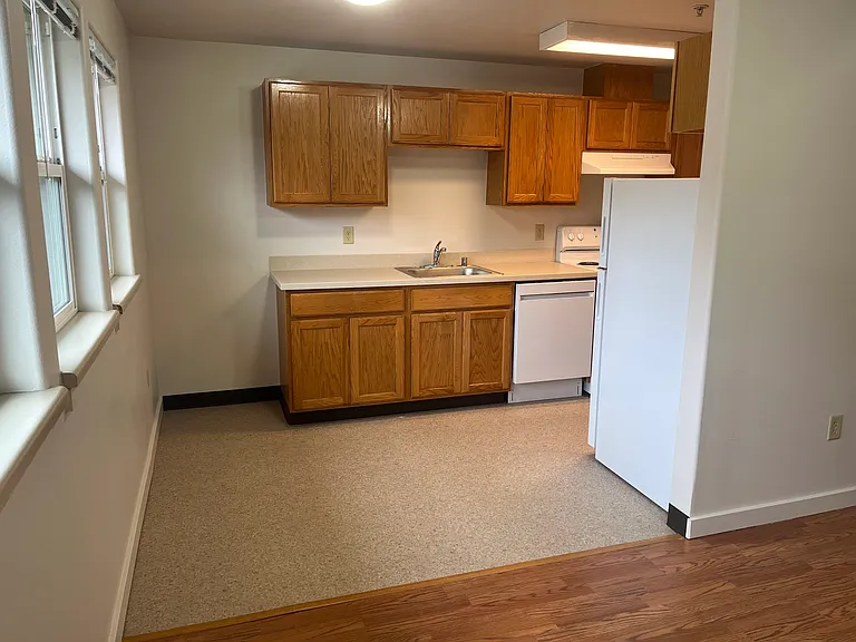 South Shore Court — Photo 19