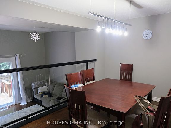 3rd image of 159 Sandringham Cres #88