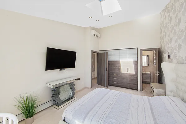 Sold by Click View Realty LLC | media 11