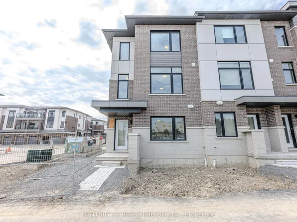1695 Dersan St, Pickering, ON