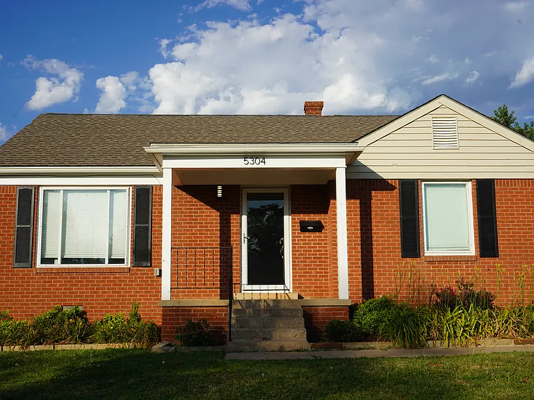 5304 N Hudson Ave — Photo 3
