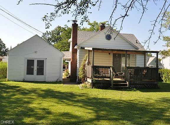 4th image of 2422 Lincoln Ave