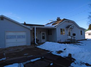 715 Fj St, Crivitz, WI 54114