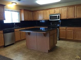 12104 Quiet Pasture Dr, Bakersfield, CA 93312