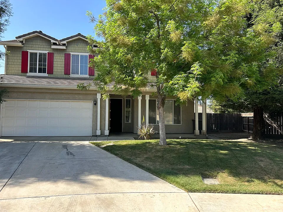 3716 E Vassar Ct
