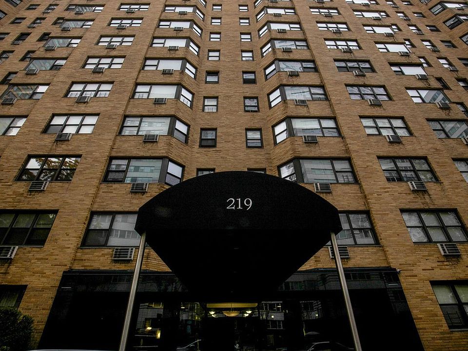 1st image of 219 E 69th St APT 2J