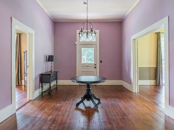 4th image of 301 S Washington St