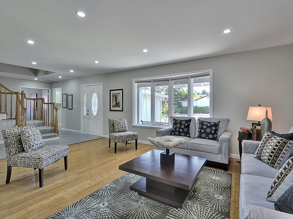 5th image of 774 Starbush Dr
