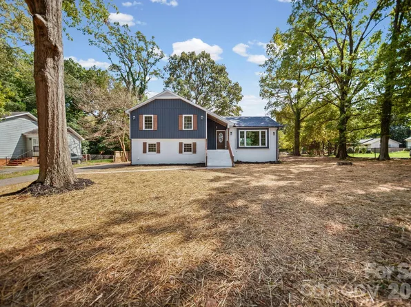 6800 Ludwig Dr, Charlotte, NC 28215