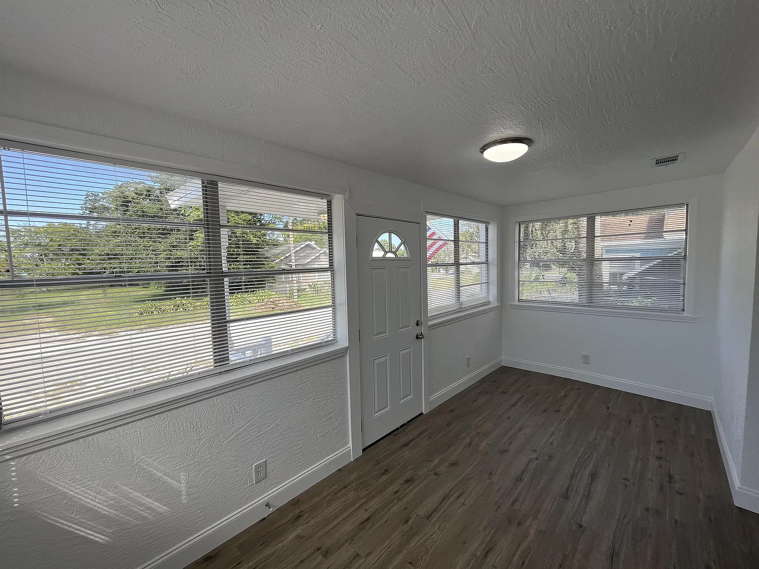 615 Dora Street - C — Photo 3