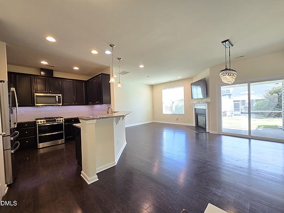 3rd image of 7209 Ladbrooke St