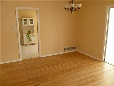5th image of 3101 Dakota St NE