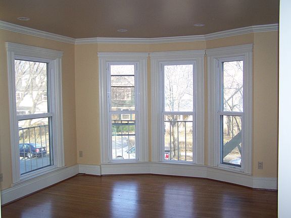 2nd image of 121 Brunswick St