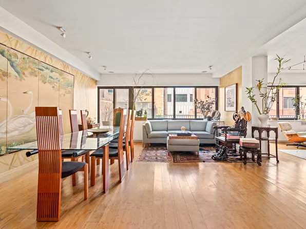 529 West 42nd Street image 3 of 17