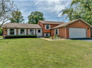 10 E Donovan Ct, Crete, IL 60417