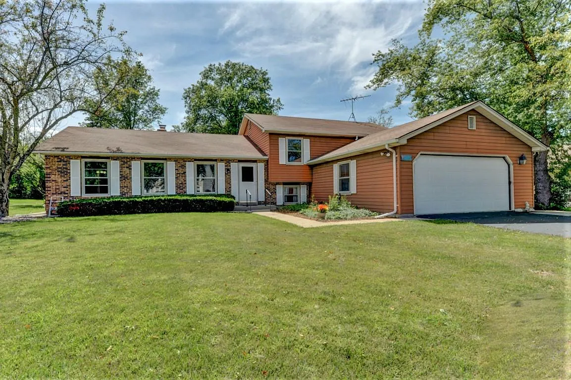 10 E Donovan Ct photo 1