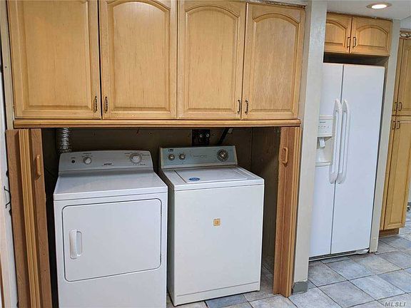 5th image of 32-14 202nd St