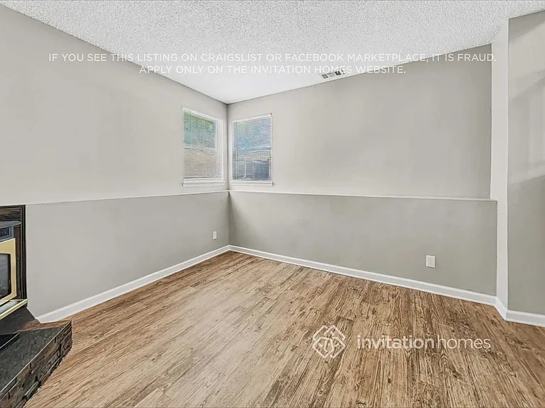 1162 W 132nd Pl — Photo 16