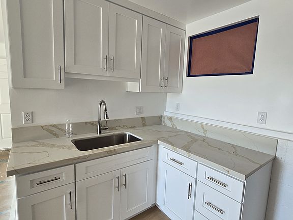 3rd image of 1111 N Alma Ave Unit E