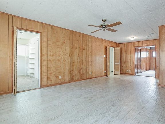 2nd image of 4905 Bellview Dr