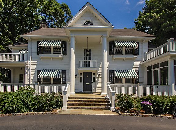 2nd image of 30 Lookout Cir