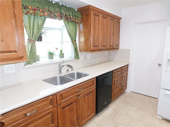 3rd image of 1284 Pumalo St