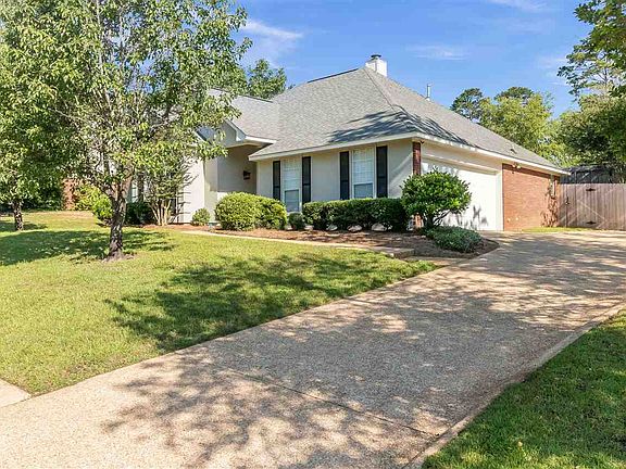 2nd image of 1017 Cumberland Dr