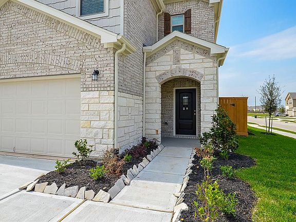 3rd image of 1071 Greenshank Dr
