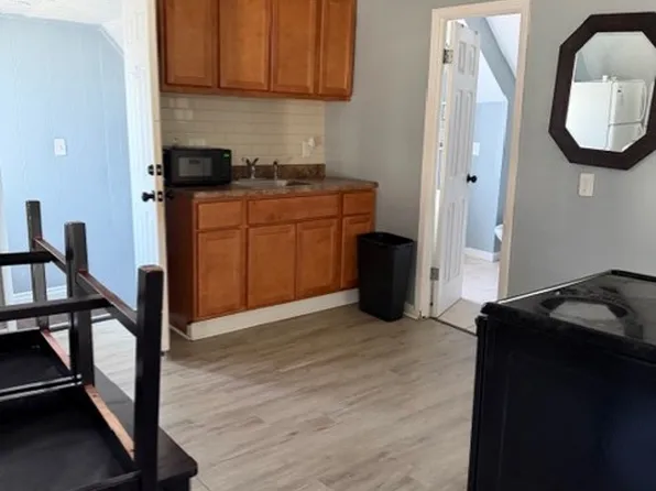 3906 Memphis Ave #2, Cleveland, OH 44109