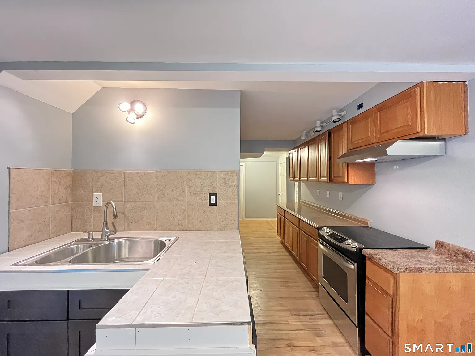80 Hickory St — Photo 3