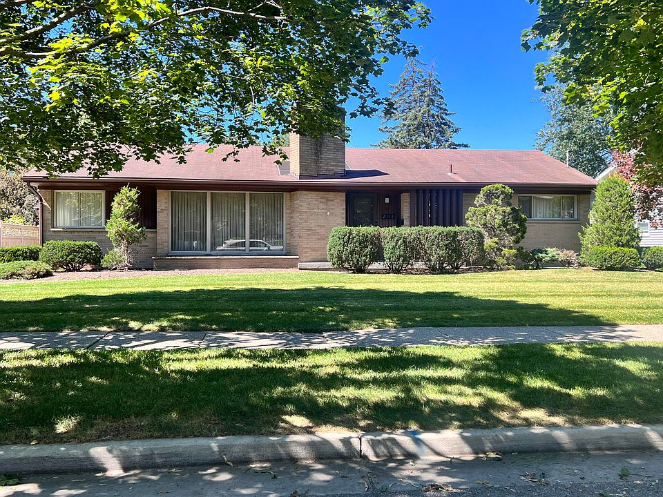2nd image of 2111 Okemos Dr SE