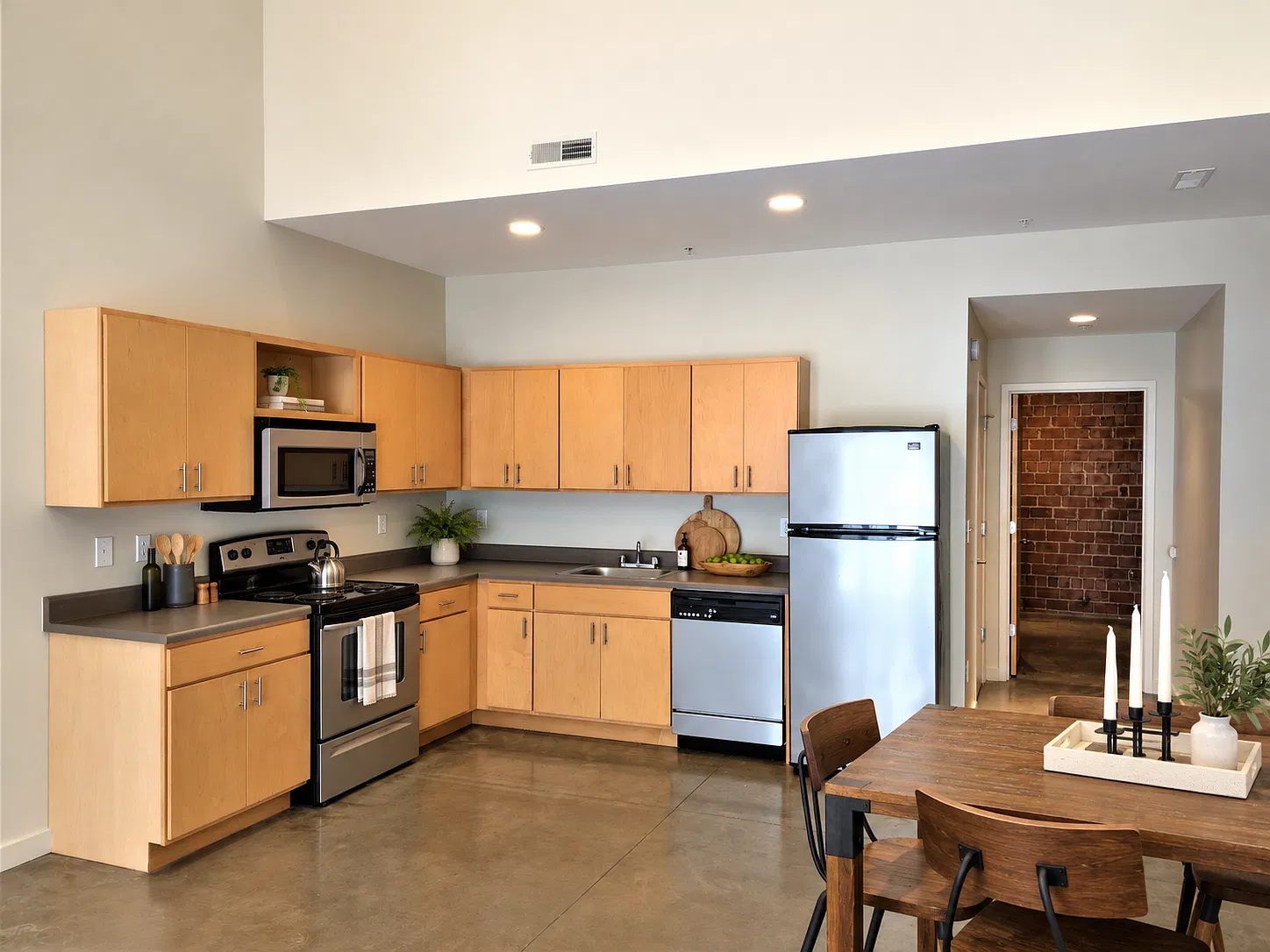 2 bed, 1000 sqft, $1,275 — Photo 1