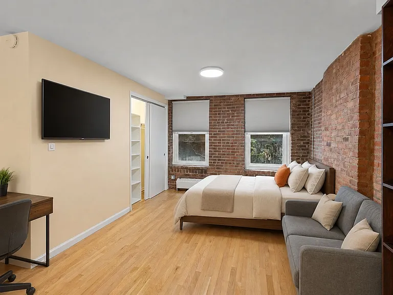 15 Jones St #1B — Photo 7