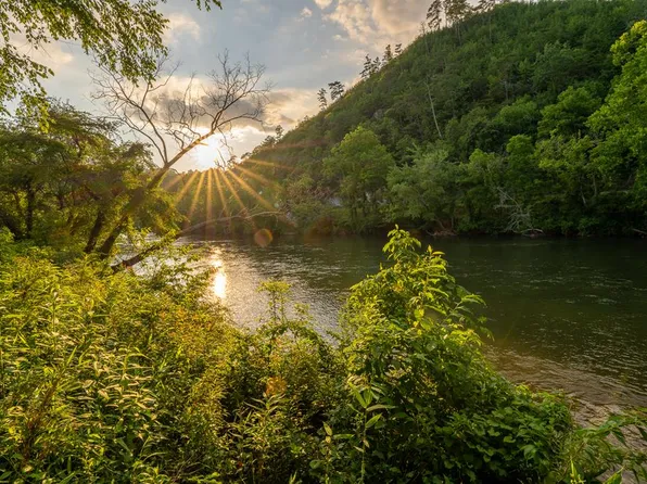 144 River Farm Dr, Murphy, NC 28906