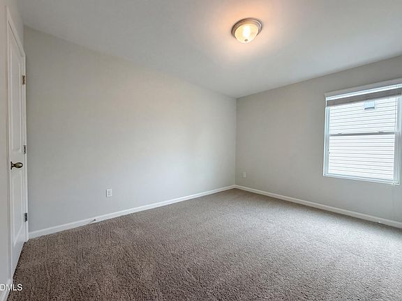 4th image of 3933 Massey Run