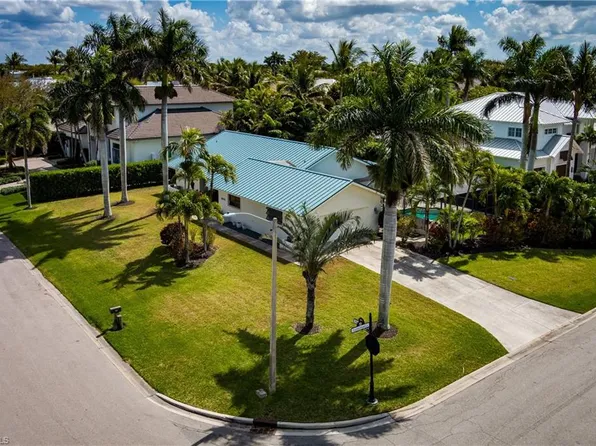 600 Parkview LN, NAPLES, FL 34103