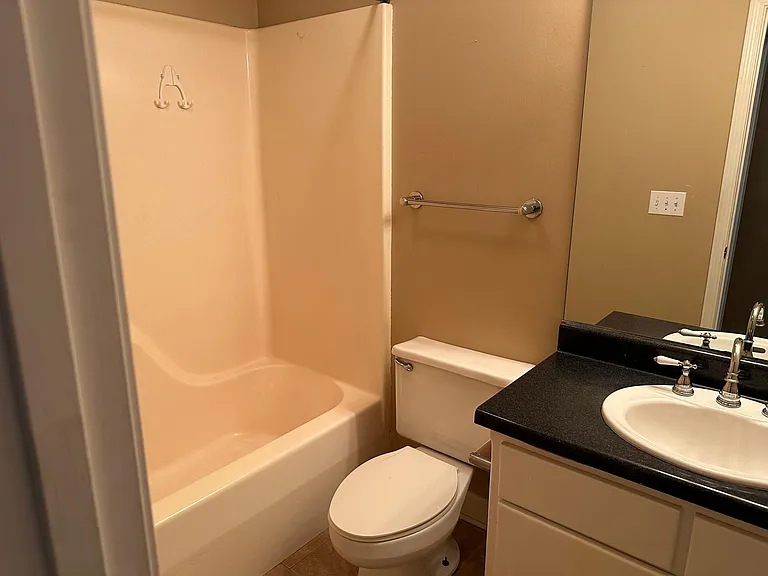 114A W Bound St — Photo 11
