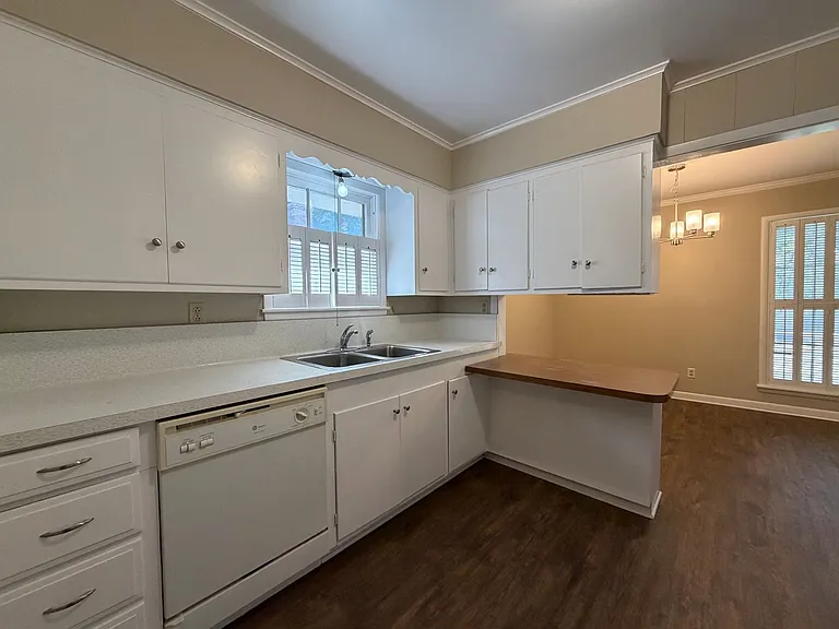 4416 Granbury Rd — Photo 10