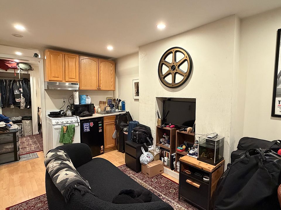 1st image of 21 Essex St APT 5