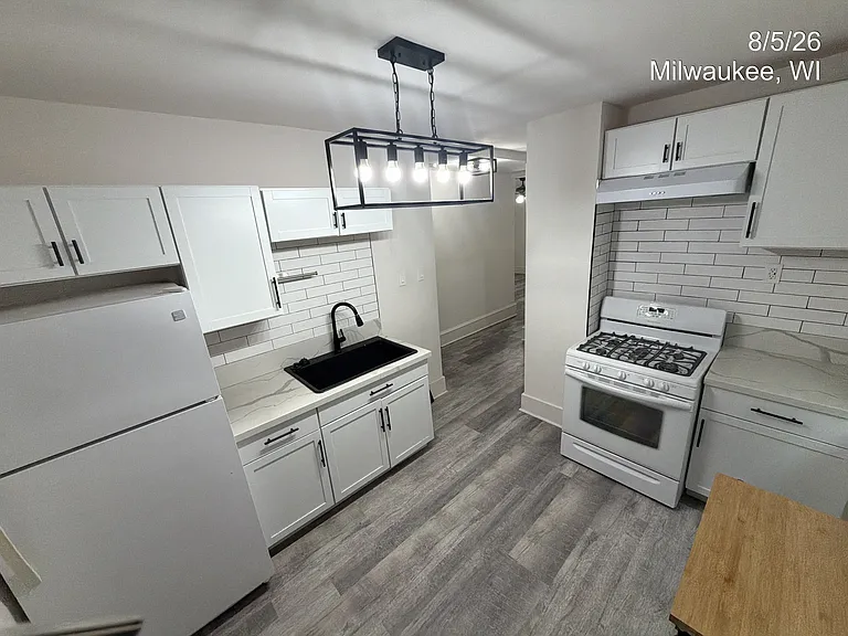 3215 N Bartlett Ave — Photo 3