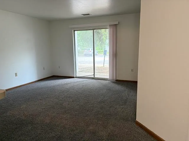 3 bed, $1,339 — Photo 4