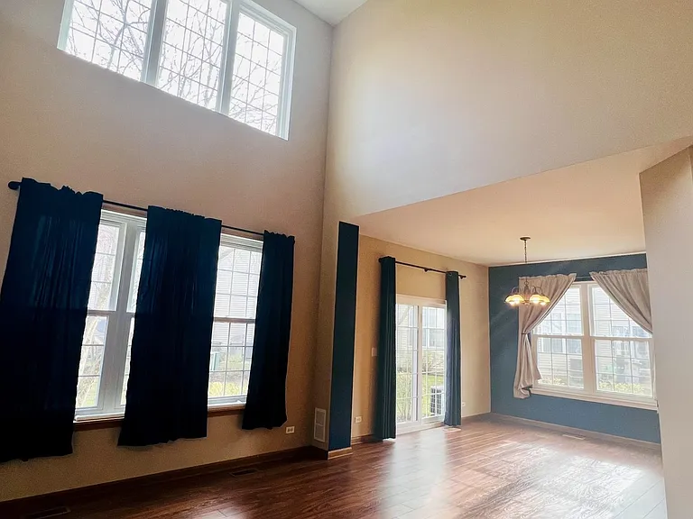 623 Shakespeare Dr — Photo 2