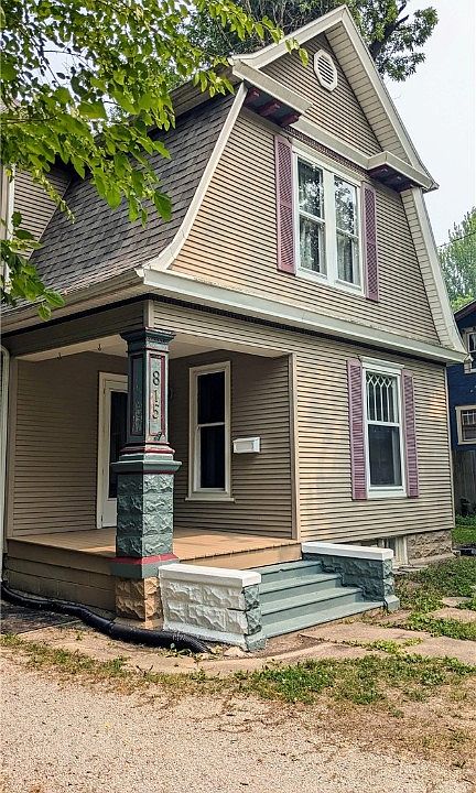 2nd image of 815 4th St