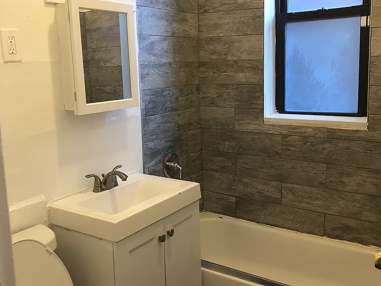 128 S Durand Pl #A8 — Photo 4