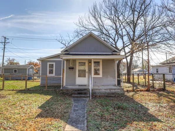 1324 Hill St, Joplin, MO 64801