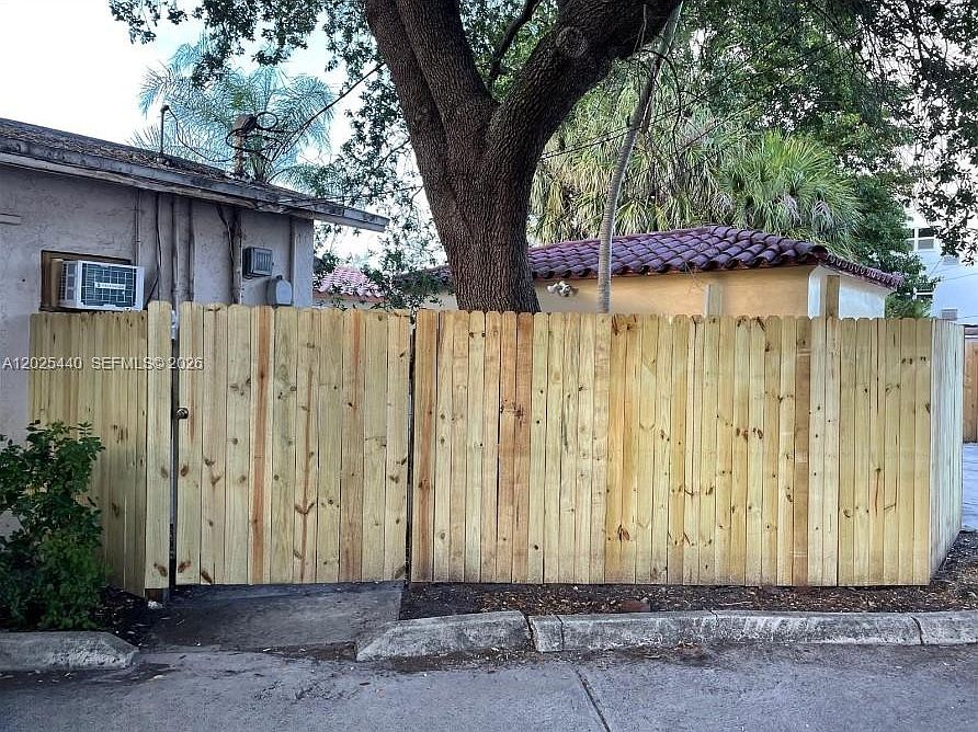 1st image of 1720 Pierce St #3
